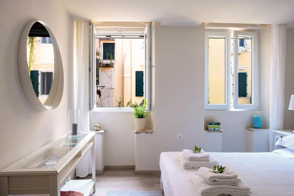 Newly Renovated 1730'S Venetian Loft Apartment Corfu  Bagian luar foto