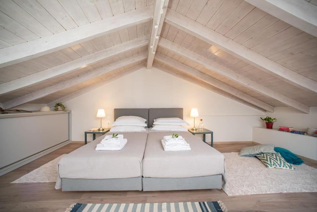 Newly Renovated 1730'S Venetian Loft Apartment Corfu  Bagian luar foto