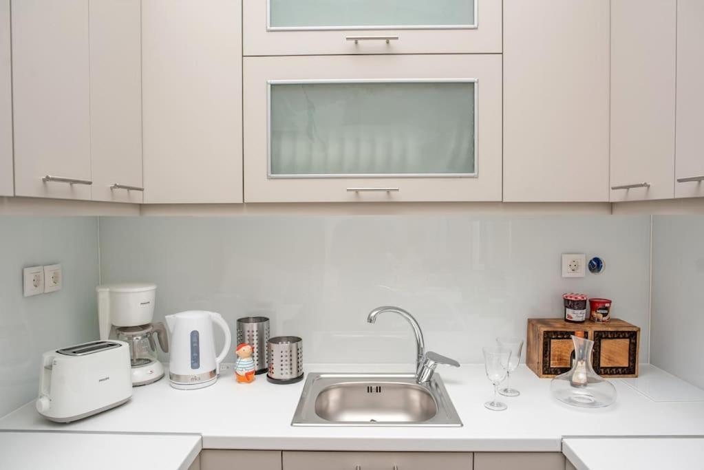 Newly Renovated 1730'S Venetian Loft Apartment Corfu  Bagian luar foto